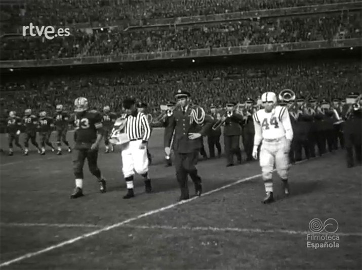 Los Tigers y los Taconeers saltan al césped del Bernabéu / NoDo NOT N 829 B