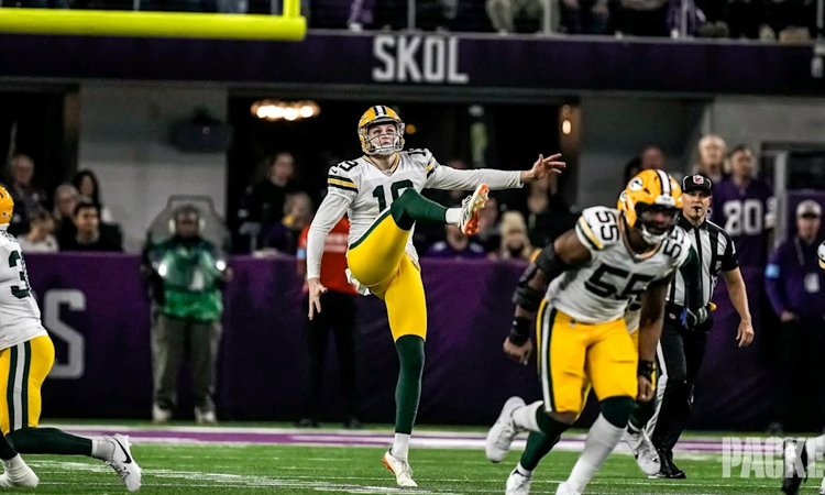 It's a Chopper? It's a Punt? Oh! It's a Choppunt! - packers.com