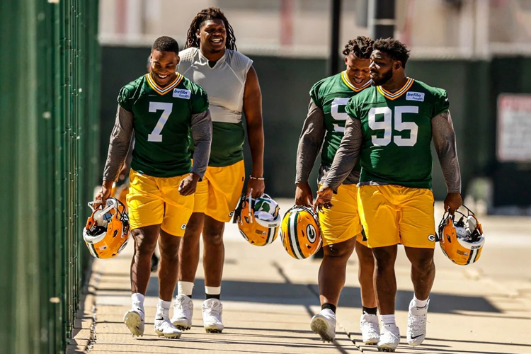 Quay Walker y Devonte Wyatt en 2022 - packers.com