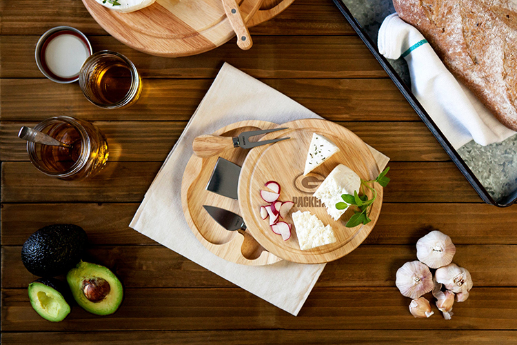 Una hermosa tabla de quesos de verano - picnictime.com