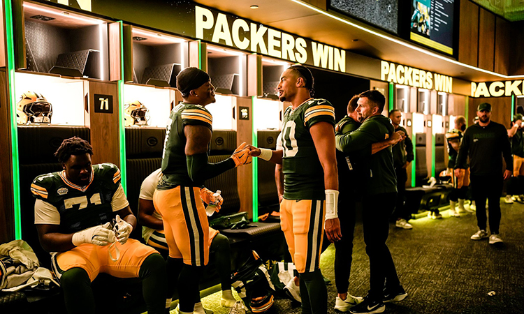 Ataque y defensa, juntos hacia la victoria - packers.com