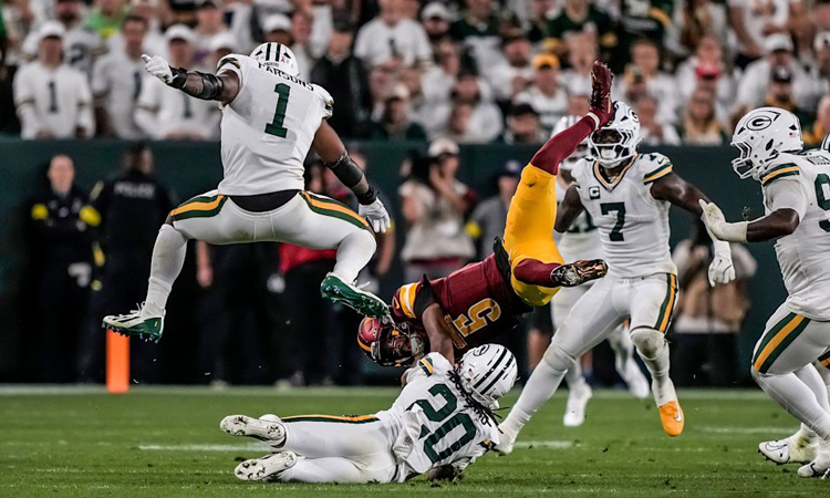 Una tarde cualquiera cuando tienes enfrente a un animal como Micah Parsons - Packers.com