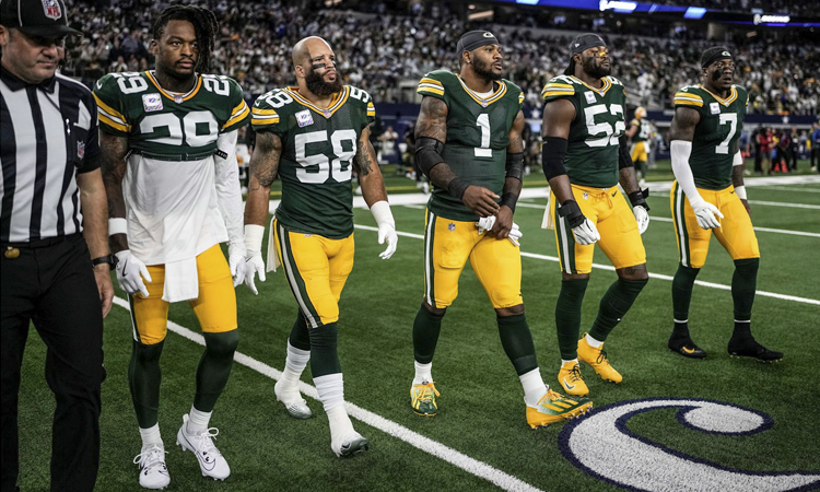 Momento especial para Micah Parsons como uno de los capitanes - packers.com